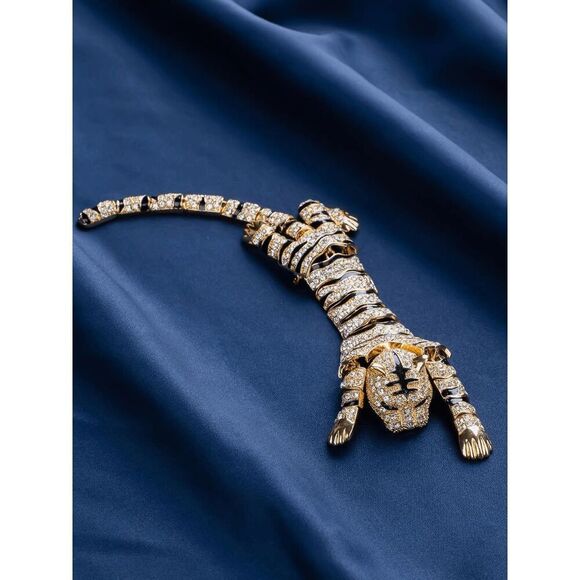 🐯 ✨ Rhinestones Crouching Tiger Bendable Design Blingy Statement Brooch NEW - Picture 7 of 15